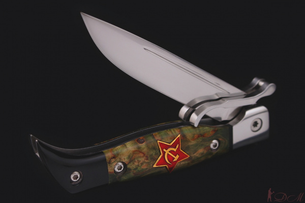 Складная "Финка НКВД" с красной звездой. Сталь Böhler k 340. Рукоять карельская береза (зеленая).