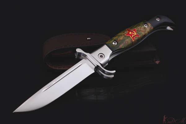 Складная "Финка НКВД" с красной звездой. Сталь Böhler k 340. Рукоять карельская береза (зеленая).